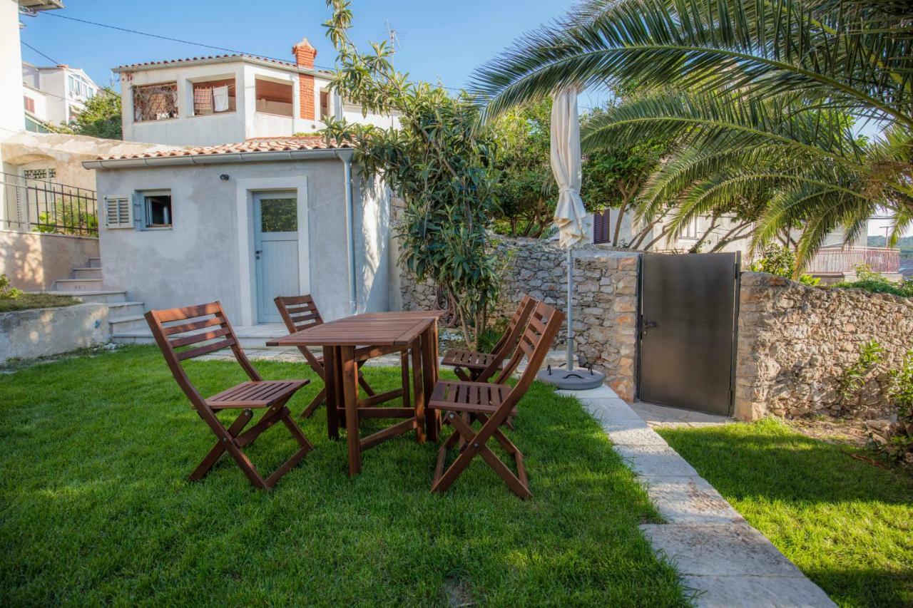 Apartments Villa Adrienne Mali Losinj Exterior photo